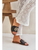 Kožené Pantofle S Dekorací Na Plochém Podpatku Zazoo model 21682288 Černé - Boto Kožené Pantofle S Dekorací Na Plochém Podpatku Zazoo model 21682288 Černé - Boto