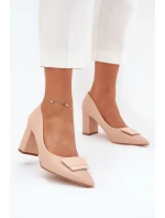 Lodičky na podpatku s ozdobou béžové model 21704571 - Boto