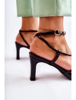 Klasické lakované sandály na podpatku černé Milani Klasické lakované sandály na podpatku černé Milani