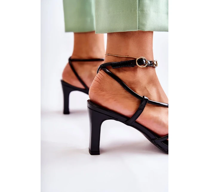 Klasické lakované sandály na podpatku černé Milani Klasické lakované sandály na podpatku černé Milani