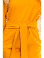 Šaty so širokým viazaním v páse Numoco - horčicovo žlté