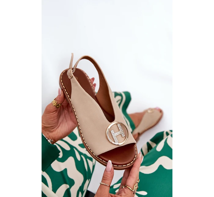 Ploché elegantní sandály s ozdobou béžové model 21685763 - Boto Ploché elegantní sandály s ozdobou béžové model 21685763 - Boto