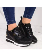 Dámské sportovní boty na platformě / Černá s bílou model 20235477 - EVENTO Dámské sportovní boty na platformě / Černá s bílou model 20235477 - EVENTO