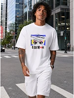 Tshirt męski oversize z nadrukiem bawełniany biały model 22216233 - FashionStreet Tshirt męski oversize z nadrukiem bawełniany biały model 22216233 - FashionStreet