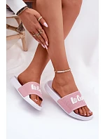 Dámské pantofle model 22089608 Růžové - Lee Cooper