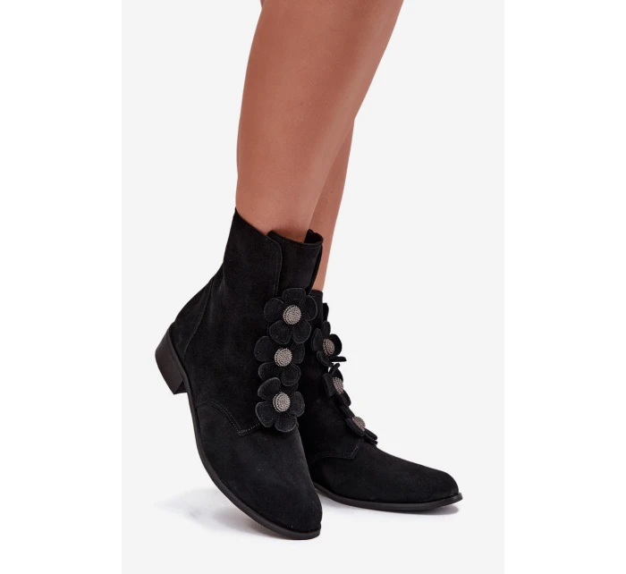 Zamszowe Botki Damskie Z Ozdobnymi Kwiatkami Zazoo 3085 Czarne