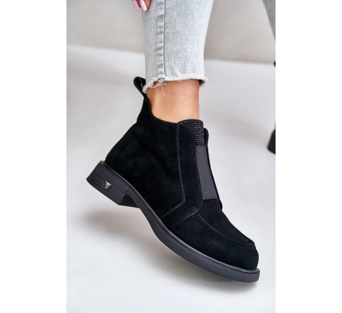 Semišové Nízké Boty Na Plochém Podpatku Zateplené D&A model 21674470 Černé - S.Barski Semišové Nízké Boty Na Plochém Podpatku Zateplené D&A model 21674470 Černé - S.Barski