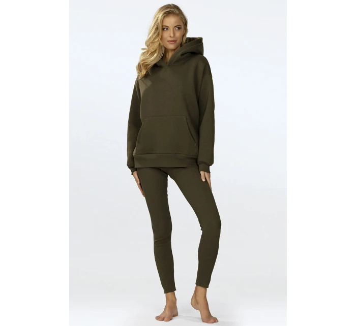 Dkaren Oseye-Le farba:khaki