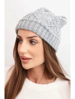 Dámská zimní čepice s vlnou a ozdobným pletením s perličkami model 21783053 světlá šedá - K-Fashion