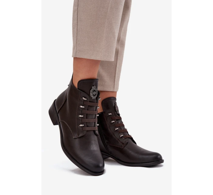 Dámske členkové topánky na nízkom podpätku so zipsom s ozdobou - hnedé Nevalia Dámske členkové topánky na nízkom podpätku so zipsom s ozdobou - hnedé Nevalia