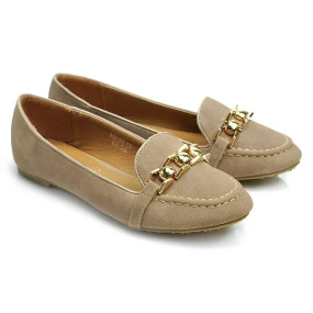 Skvelé hnedé balerínky so zlatým retiazkou