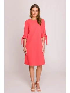 S393 Šaty áčkového strihu so zaväzovacími rukávmi - koralové