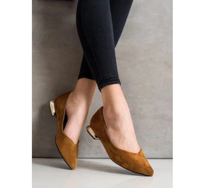 Klasické hnedé lodičky na širokom podpätku