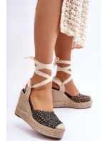 Vázané dámské sandály na klínu Černé model 21613945 - Boto Vázané dámské sandály na klínu Černé model 21613945 - Boto