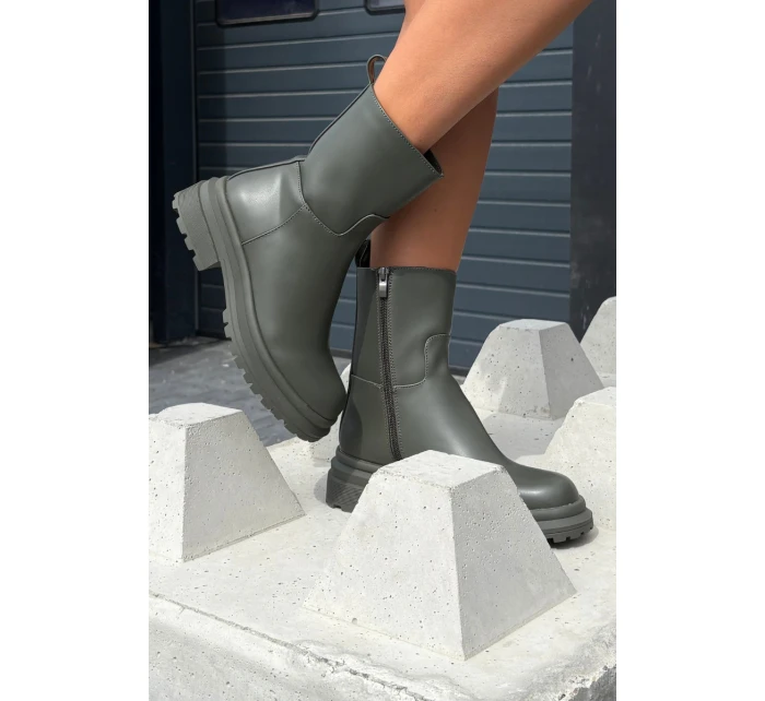 Dámské kotníkové boty na platformě Khaki tmavě zelená model 21873328 - Inello