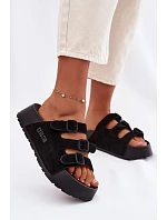 Žabky na platforme model 226347 Krok vo veľkom štýle Žabky na platforme model 226347 Krok vo veľkom štýle