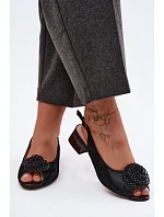 Kožené dámské sandály na podpatku s ozdobou model 22136706 Černé - D&A