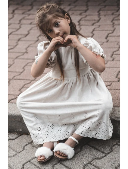 Dětské sandálky na suchý zip s kožíškem Bílé model 21663002 - Boto