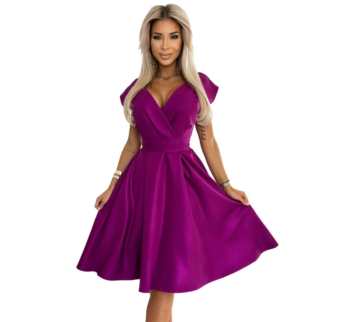 348-8 SCARLETT rozšírené šaty s obálkovým výstrihom a opaskom - FUSSION WITH BROKER 348-8 SCARLETT rozšírené šaty s obálkovým výstrihom a opaskom - FUSSION WITH BROKER