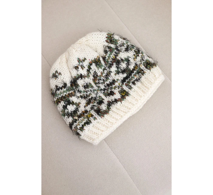 Dámska zimná vlnená čiapka s nórskym vzorom K354 ecru+tmavo zelená