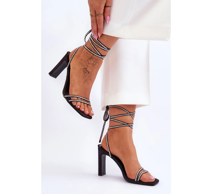 Eleganckie Wiązane Sandały Z Dżetami Czarne Nessy Eleganckie Wiązane Sandały Z Dżetami Czarne Nessy