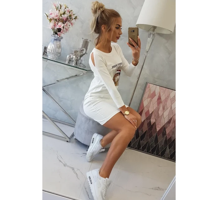 Šaty s potiskem model 18744170 ecru - K-Fashion