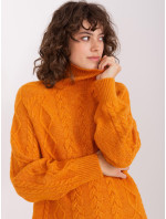 Horčicový sveter s káblami a manžetami