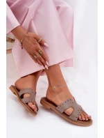 model 21694260 Dámské sandály s ozdobnými výřezy tmavě béžové - Zazoo model 21694260 Dámské sandály s ozdobnými výřezy tmavě béžové - Zazoo