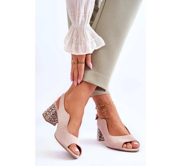 Dámské semišové sandály na podpatku model 21619303 Béžová - Maciejka