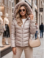 Dámská prošívaná zimní bunda s kapucí béžová Dstreet model 21970304 - FashionStreet