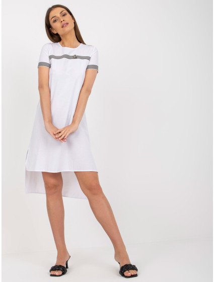 Ležérne biele šaty s asymetrickým strihom