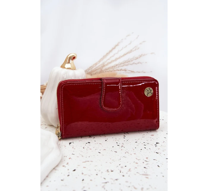 Lakovaná dámska kabelka so zlatými detailmi Evlinne - červená