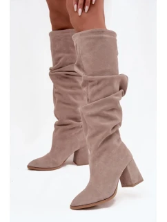 Topánky na podpätku model 219403 Krok vo veľkom štýle