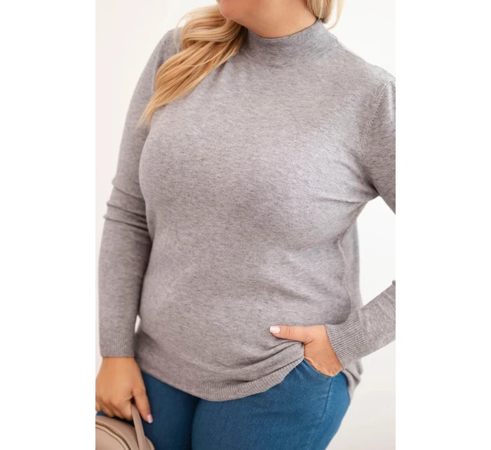 Dámsky sveter v nadmernej veľkosti z viskózy s rolákom sivej farby Dámsky sveter v nadmernej veľkosti z viskózy s rolákom sivej farby