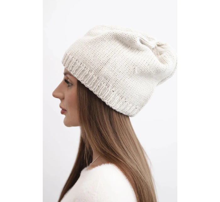 Dámska zimná čiapka s ušami a rebrovaným vzorom K440 beige Dámska zimná čiapka s ušami a rebrovaným vzorom K440 beige