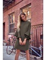 Šaty áčkového střihu s rukávy khaki barva model 18004271 - Moe Šaty áčkového střihu s rukávy khaki barva model 18004271 - Moe