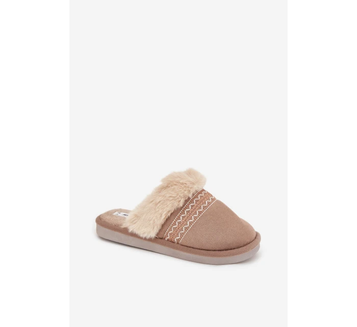 Dámske papuče s kožušinou a výšivkou - khaki Devianne Dámske papuče s kožušinou a výšivkou - khaki Devianne
