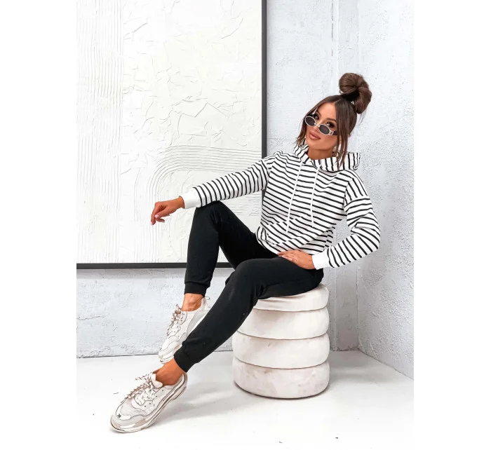 Čierna bavlnená dámska tepláková súprava s pruhovanou mikinou (82173)