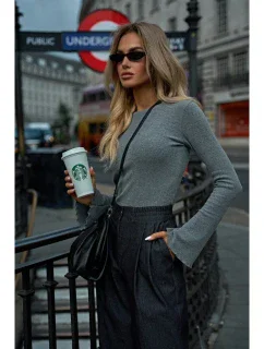 M806 Rebrovaný top s dlhými rukávmi - sivý melír