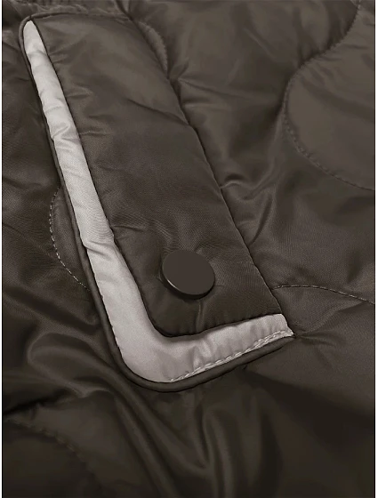 Krátká dámská vesta v khaki barvě s odepínací kapucí model 19709915 - BH FOREVER