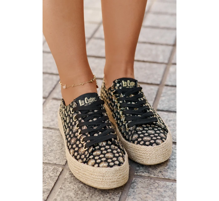Wzorzyste Trampki Damskie Na Platformie Z Plecionką Lee Cooper LCW-25-08-3647L Czarne