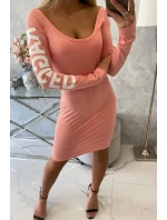 Roztrhané marhuľové šaty