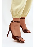 Dámské sandály na podpatku z umělé kůže hnědé model 22125502 - Boto
