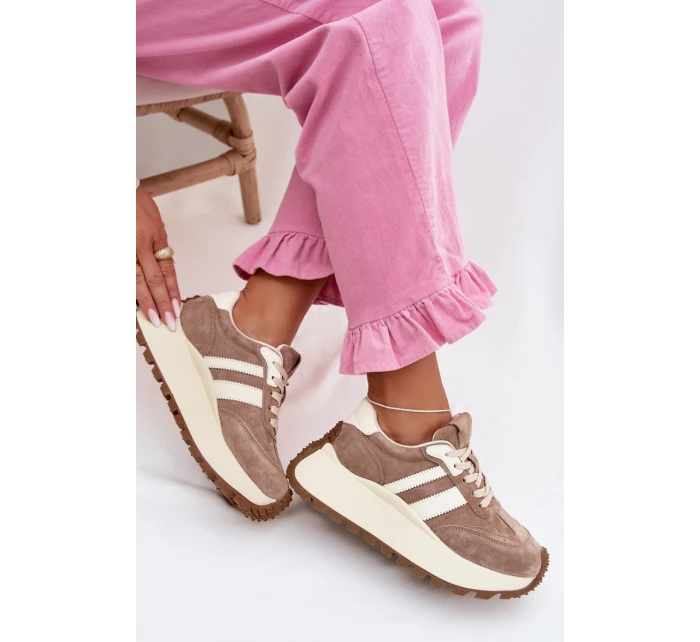 z semiše na masivní platformě Béžové model 22031733 - D&A z semiše na masivní platformě Béžové model 22031733 - D&A