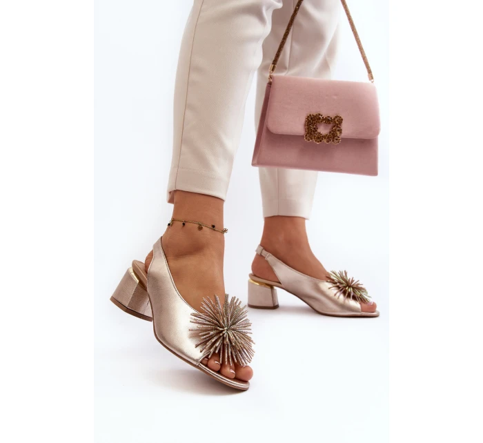 Skórzane Sandały Z Ozdobą Laura Messi 2719 Złote