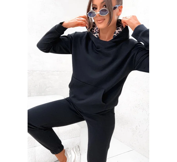 Čierna dámska mikina s kapucňou a zvieracím vzorom (82146)