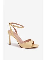 Sandále na podpätku model 227435 Vykročte štýlovo