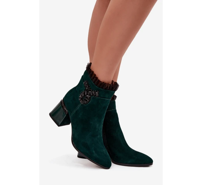 Semišové kožené dámské kotníkové boty na jehlovém podpatku s ozdobou vyhřívané model 21718444 tmavě zelená - D&A