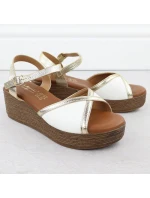 Dámské sandály na platformě bílé a zlaté model 21904971 - S.Barski