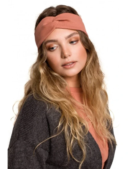 Čelenka červená model 18003623 - BeWear Čelenka červená model 18003623 - BeWear